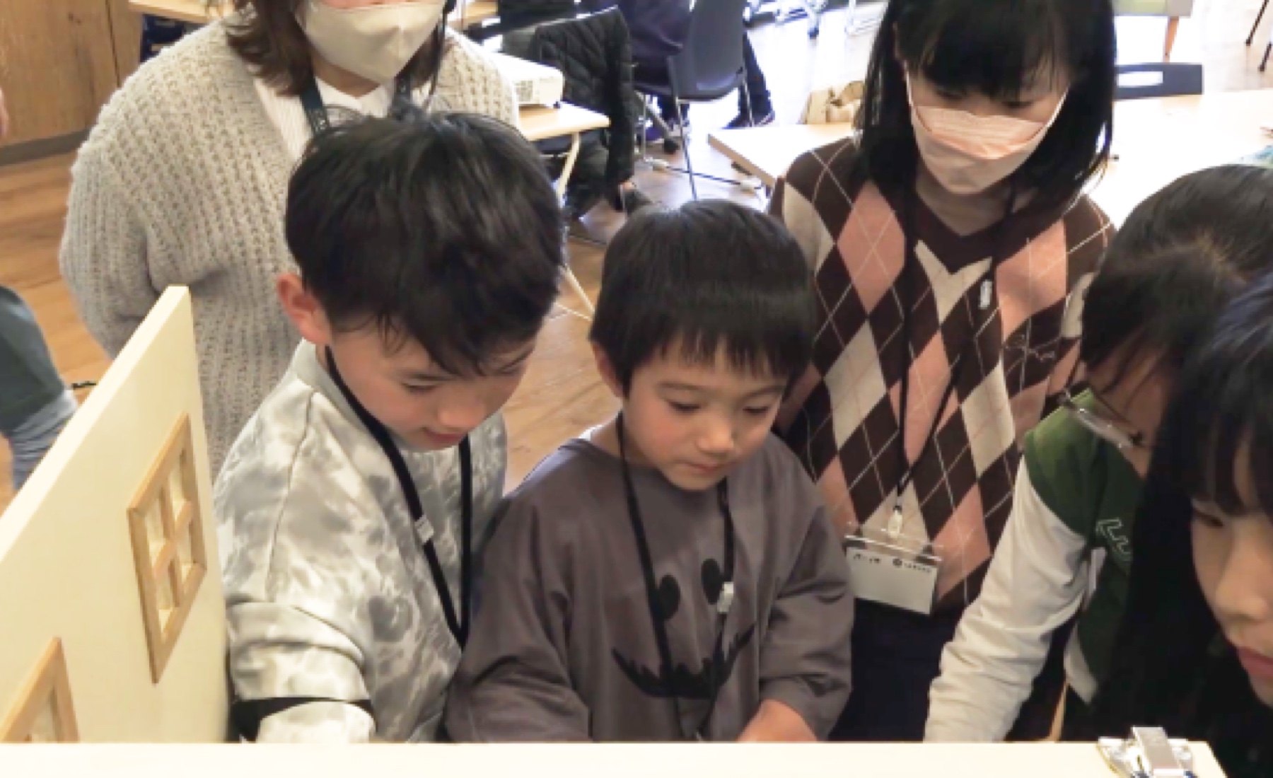 「カーペットで滑る」「ドアに指をはさむ」