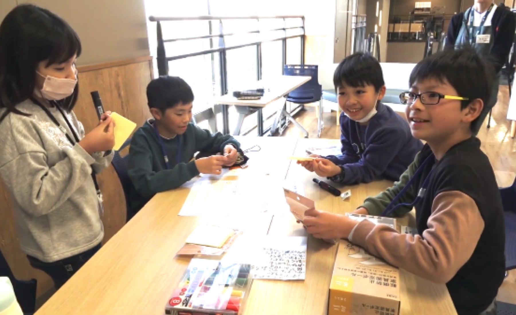 グッズを触りながら確認 べとべとしてる?